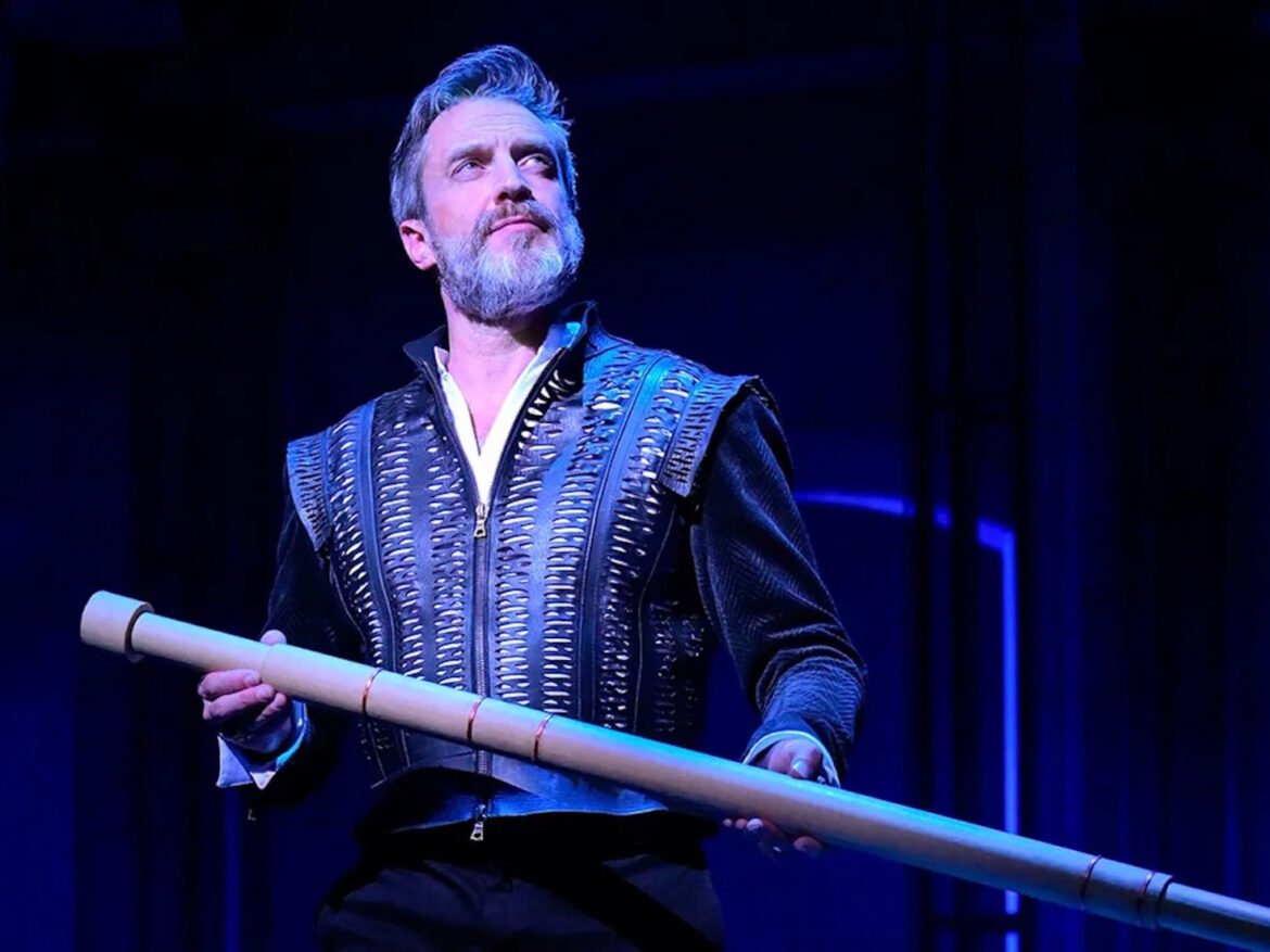 Raúl Esparza antecipa seu retorno à Broadway em Galileu: “Você não consegue tirar as músicas da cabeça” | Buzz da Broadway