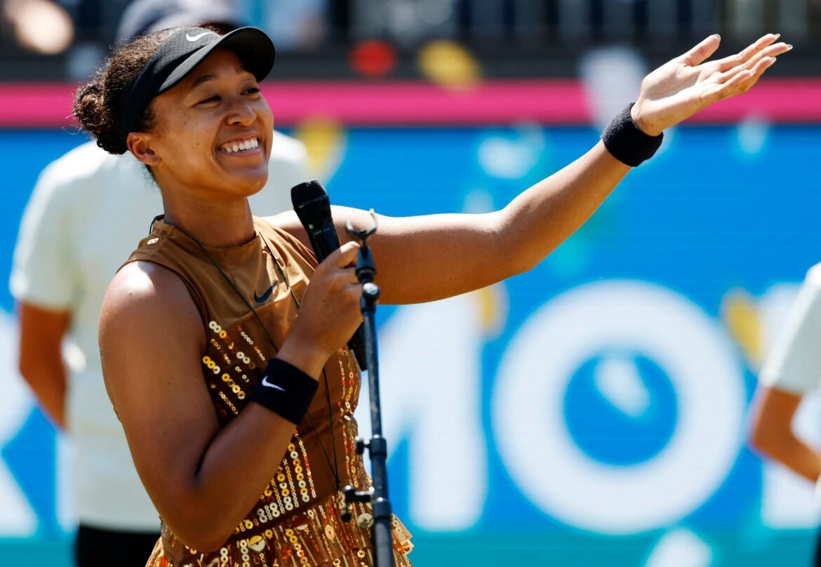 Naomi Osaka termina os últimos dois dias antes de Wimbledon com uma lesão
