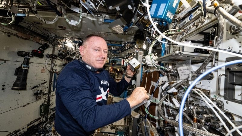 NASA e SpaceX lançam equipes à estação espacial para resgatar astronautas presos