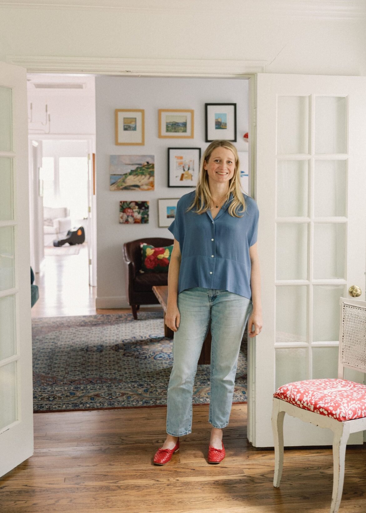 A casa de Grace Farris em Austin está repleta de livros, brinquedos e pinturas de família