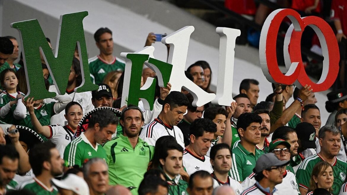 Torcedores mexicanos entoaram cânticos anti-gay durante a partida contra a República Tcheca
