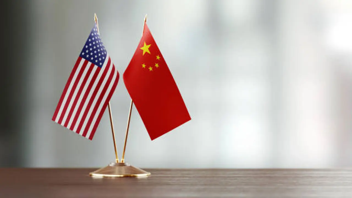 Discussões acaloradas irrompem em audiência no Congresso sobre sino-americanos e segurança nacional
