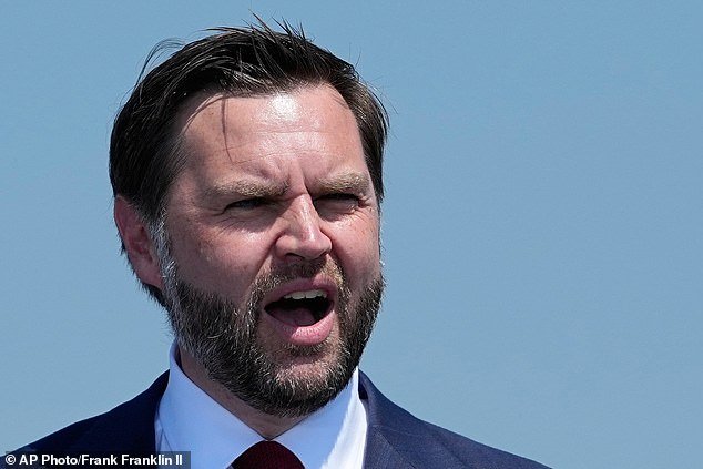 JD Vance diz que Andy Burnham ‘ou outra pessoa’ deve entregar ‘mudanças significativas’ para a Grã-Bretanha em meio a temores sobre o novo confronto do primeiro-ministro com Trump.