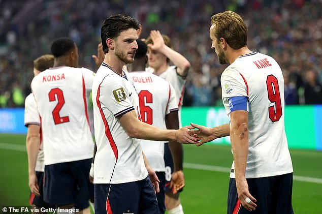 Inglaterra atingida por susto de doença: Declan Rice isolou-se dos companheiros de equipe dos Três Leões antes das quartas de final da Copa do Mundo contra a Noruega, com adversários lutando contra a própria doença