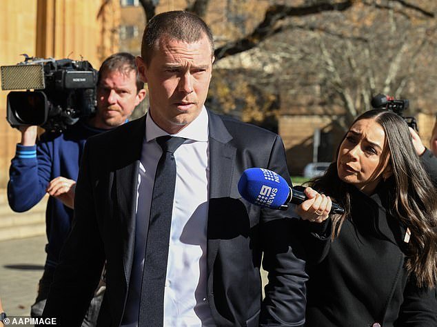 O desonrado atleta olímpico Rohan Dennis se declara culpado depois de dirigir enquanto estava banido com seus dois filhos no carro