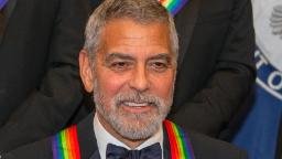 George Clooney tem uma ideia simples para ficar longe de problemas como cidadão