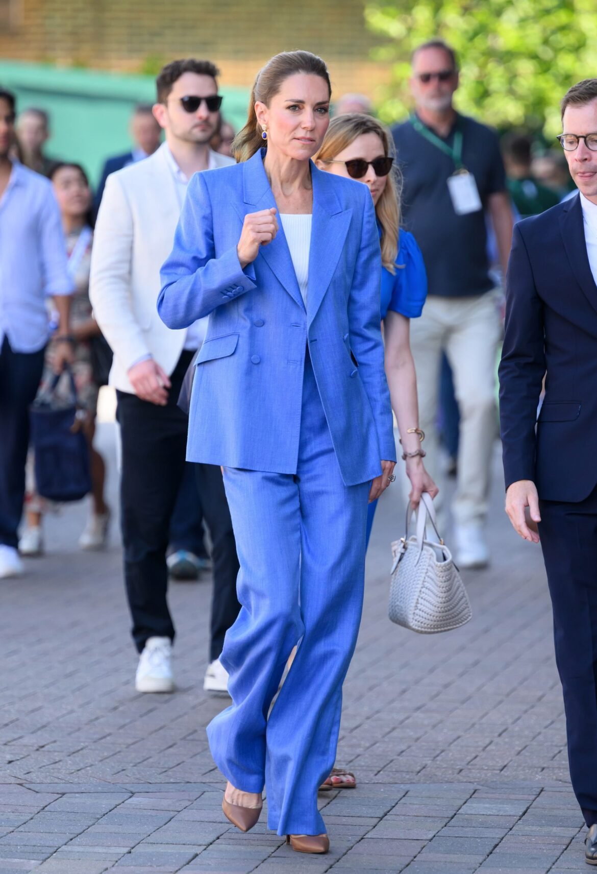 Kate Middleton cumprimenta os fãs – e trabalha na bilheteria – em Wimbledon