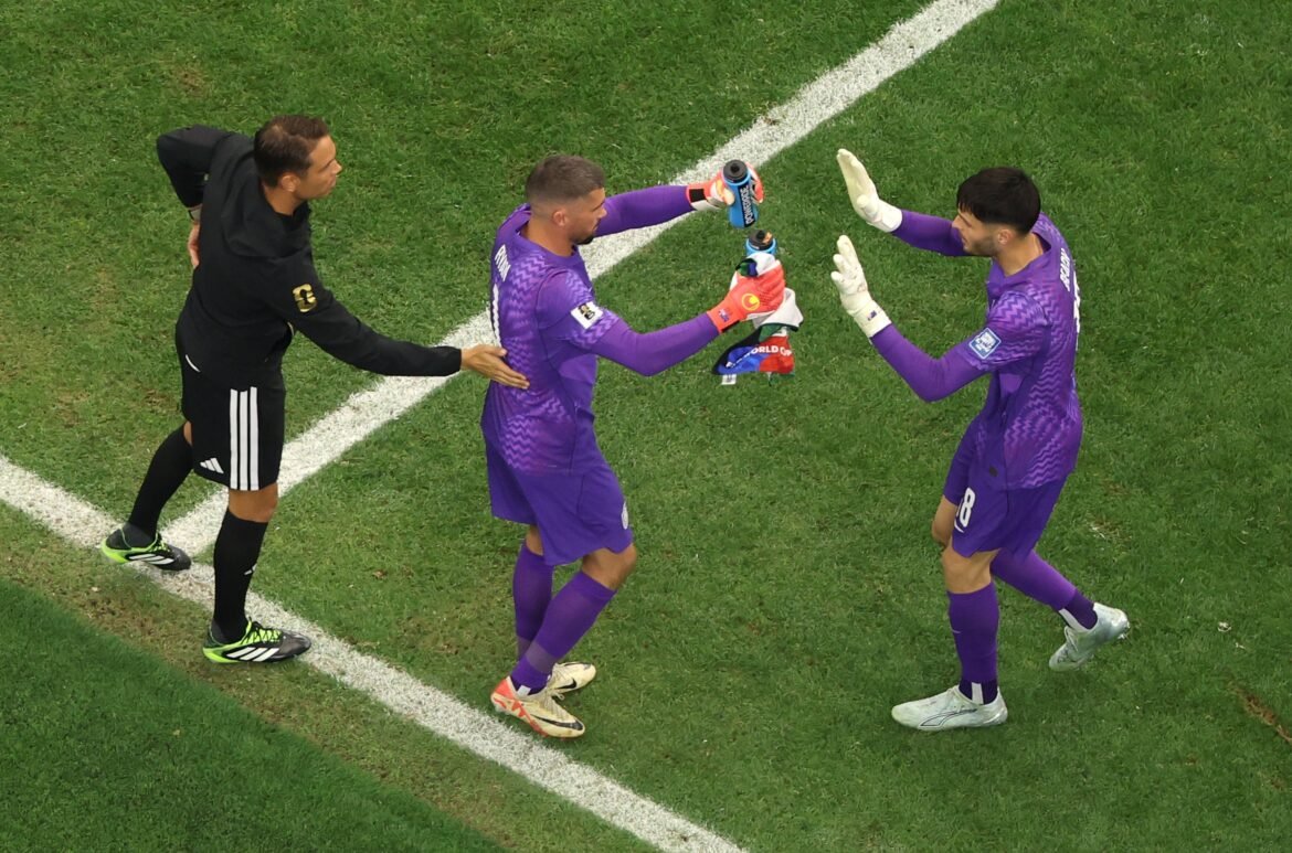 A aposta de Mat Ryan que falhou espetacularmente na vitória do Egito sobre a Austrália nos pênaltis