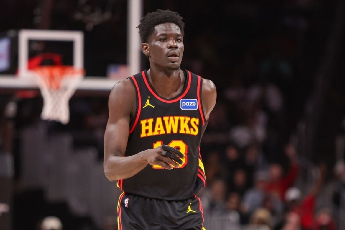 Hawks F Mouhamed Gueye quebra o pé durante o treino
