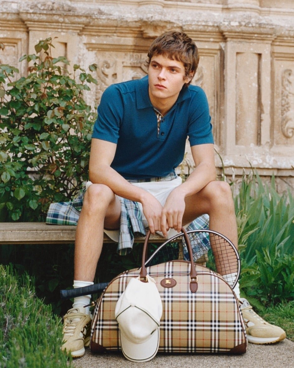 Moses Martin em Burberry, Britishness e feijão na torrada