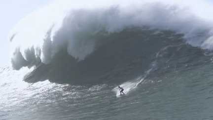 Nazaré, o paraíso do surf em Portugal que acolhe as maiores ondas do mundo – franceinfo