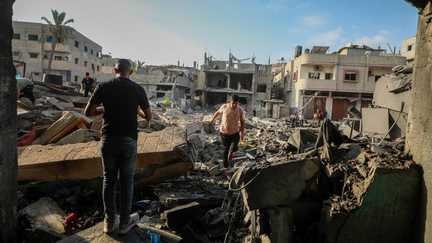 Ataque israelense mata oito perto de mercado na Faixa de Gaza – franceinfo