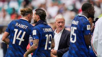 No frenesi França-Inglaterra, Didier Deschamps viveu sem perder a última modéstia – franceinfo