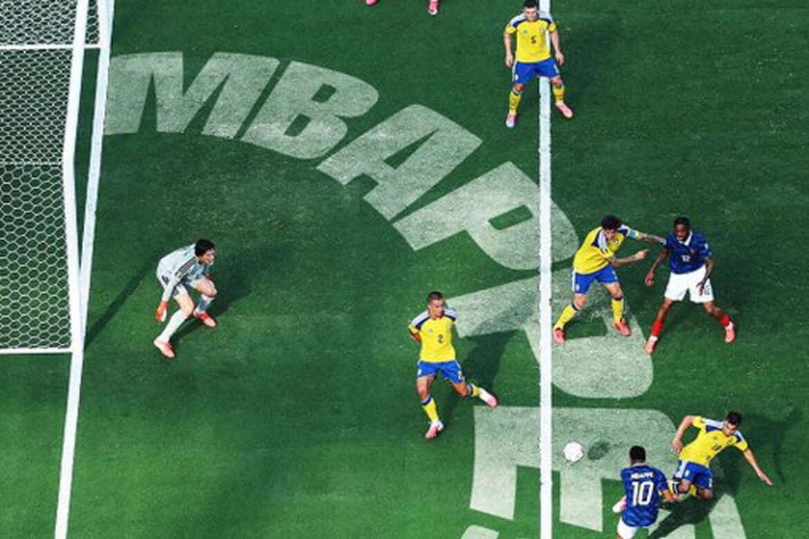 A França derrotou a Suécia de forma brilhante por 3-0 nos 16 avos-de-final
