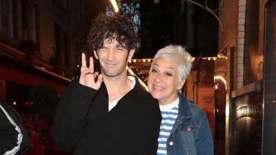 Matty Healy está namorando sua noiva no meio do casamento, Taylor Swift