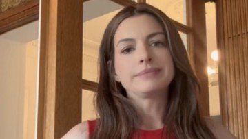 A história de Anne Hathaway que faz testes para ser Harley Quinn e ainda consegue o papel de Mulher-Gato