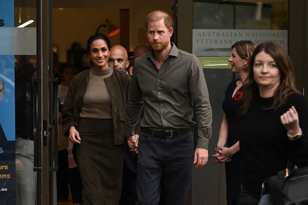 O caos em torno da viagem do Príncipe Harry a Londres: Palácio de Buckingham cancela programa