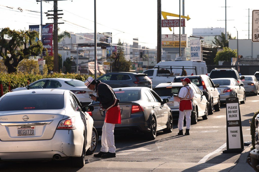 A cidade da Califórnia está considerando uma proibição de drive-thru que pode interromper novos passeios In-N-Out