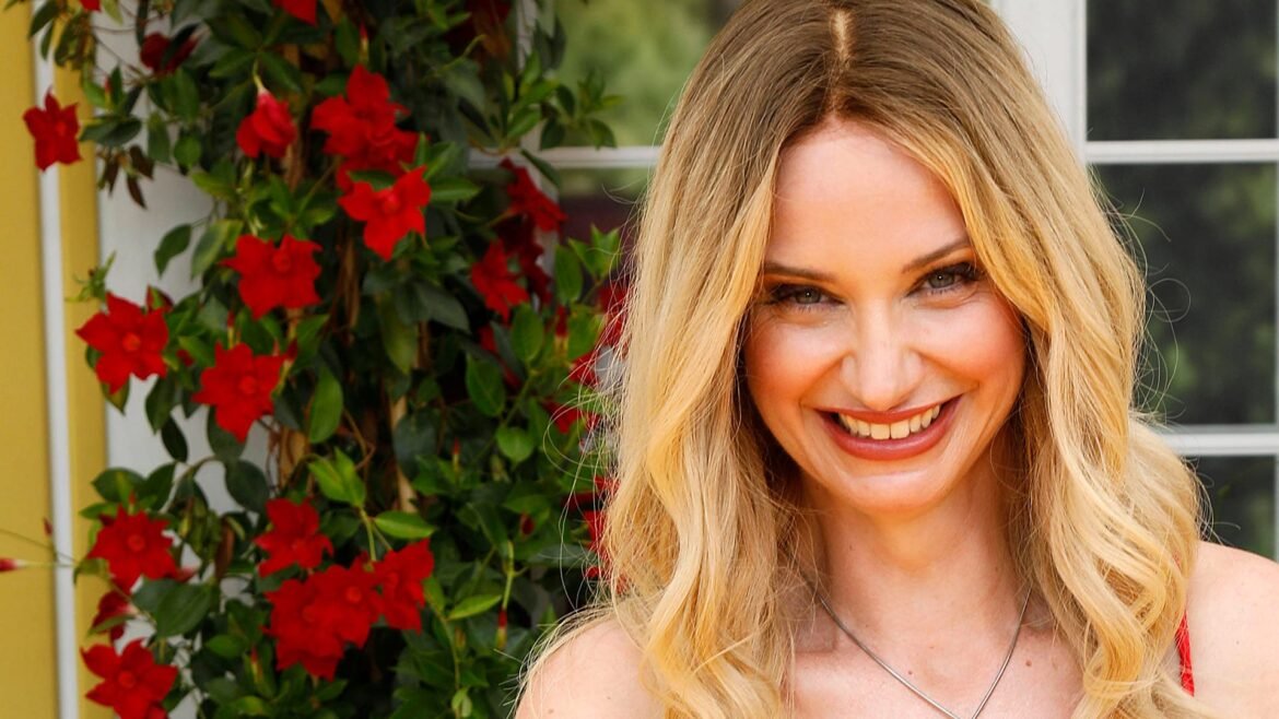 A estrela de Schlager aparece sem peruca