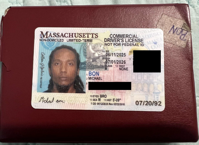 ICE busca custódia de homem acusado de matar policial estadual libertado por Biden