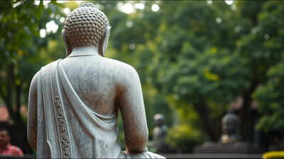 Provérbio Religioso Tailandês do Dia: “Colar folhas de ouro nas costas de uma estátua de Buda” nos inspira a fazer o bem quando ninguém está olhando