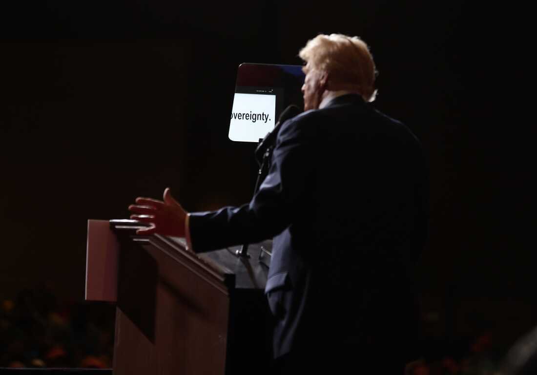Operador de teleprompter de Trump investigou negociações de mercado preditivas: NPR