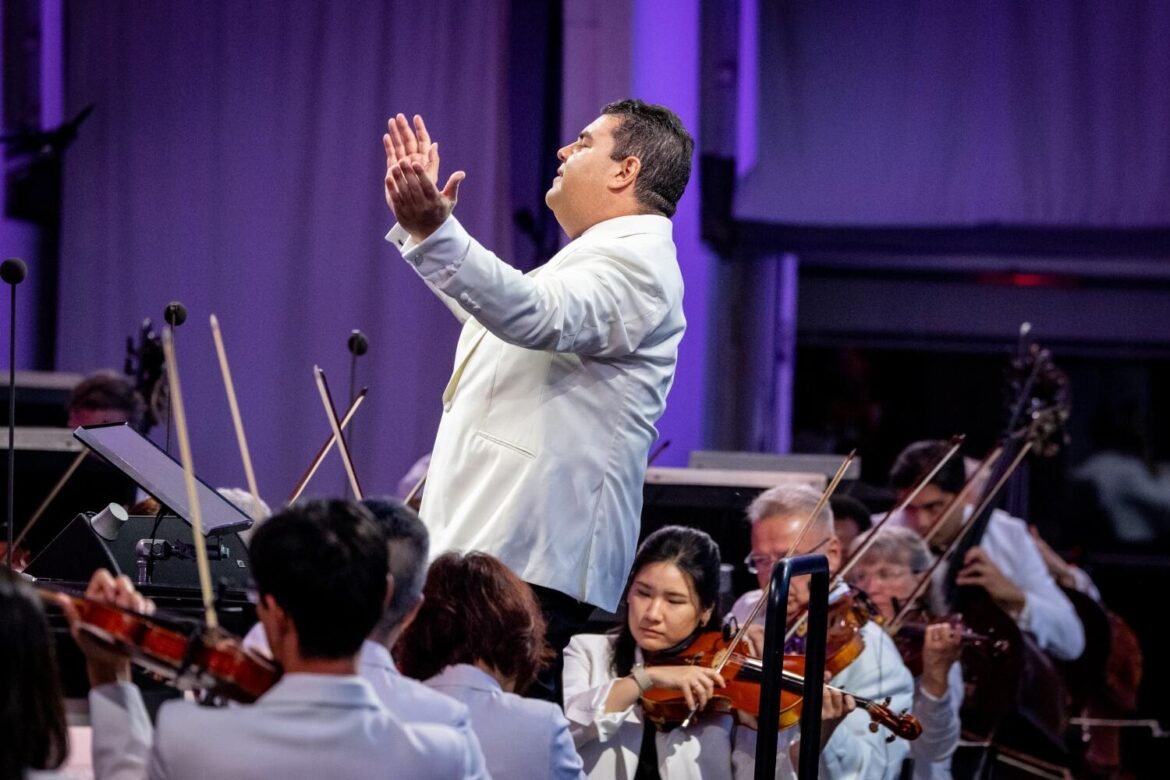 O novo sistema de som do Hollywood Bowl é um trabalho em andamento