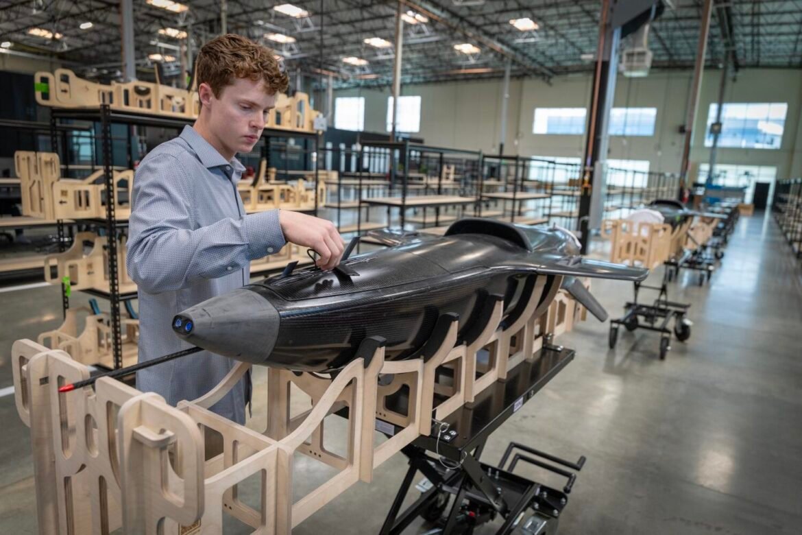 Startup de tecnologia de defesa de Huntington Beach chega a US$ 1,8 bilhão