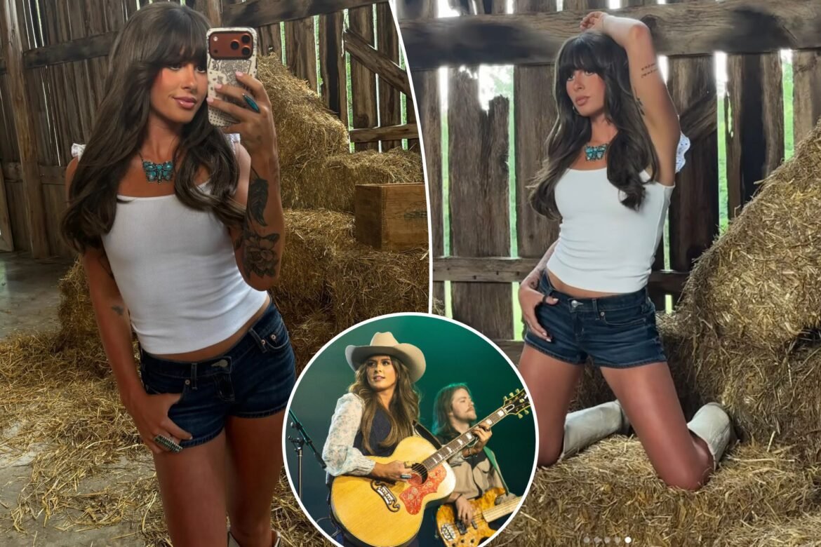 Ella Langley de short jeans para a nova campanha da American Eagle